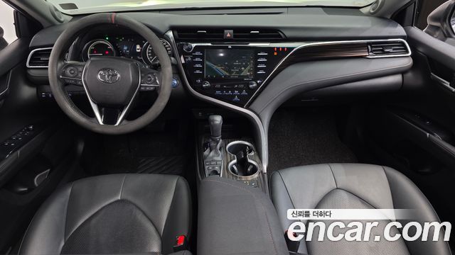Toyota Camry 2018 — photo 10