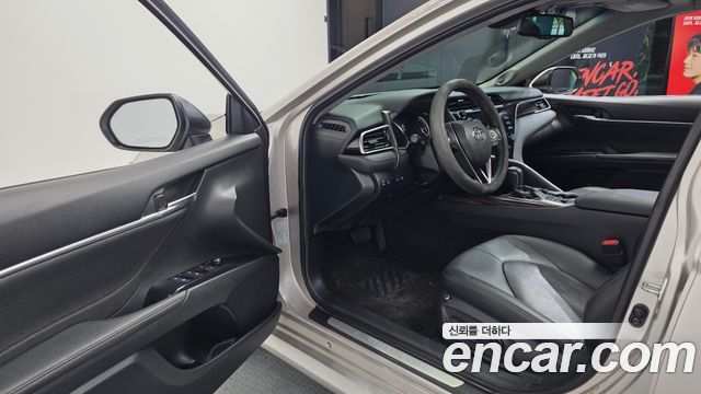 Toyota Camry 2018 — photo 13