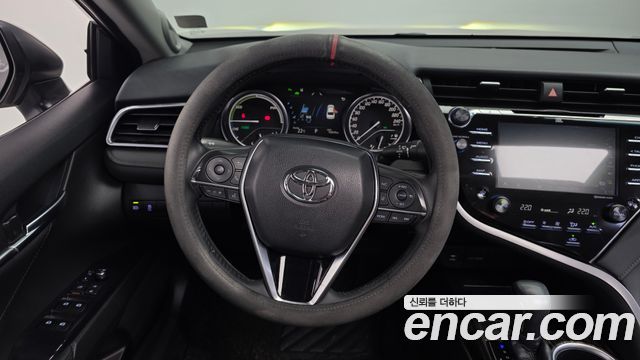 Toyota Camry 2018 — photo 19