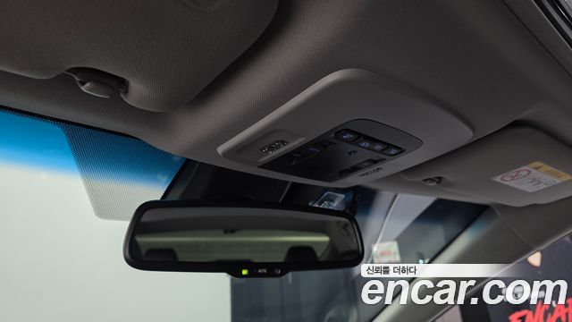 Toyota Camry 2018 — photo 24