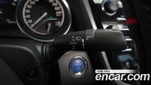 Toyota Camry 2018 — photo 28