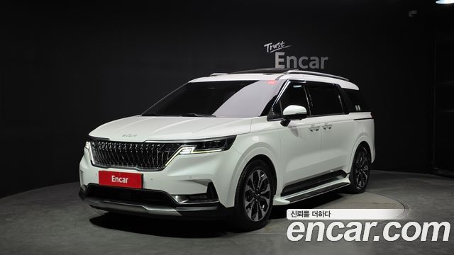 Kia Canival 2023 — photo 1