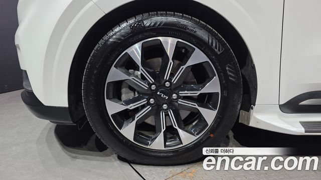 Kia Canival 2023 — photo 5