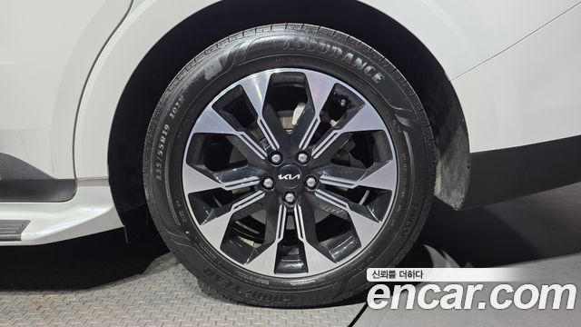 Kia Canival 2023 — photo 7