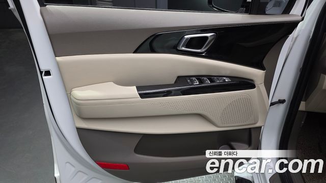 Kia Canival 2023 — photo 14