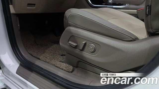 Kia Canival 2023 — photo 32