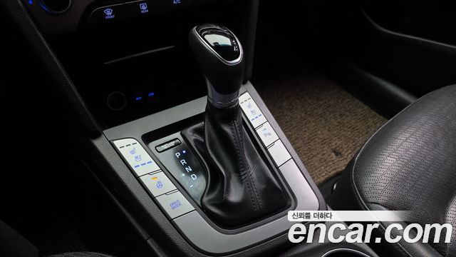 Hyundai AVANTE 2016 — photo 9