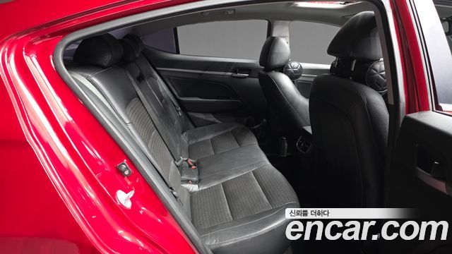 Hyundai AVANTE 2016 — photo 12
