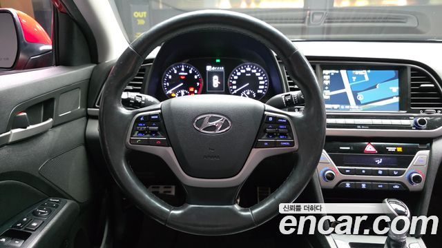 Hyundai AVANTE 2016 — photo 13