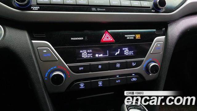 Hyundai AVANTE 2016 — photo 16