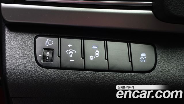 Hyundai AVANTE 2016 — photo 18