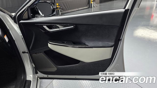 Kia EV6 2022 — photo 14