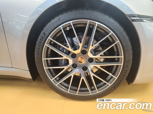 Porsche 911 2024 — photo 4