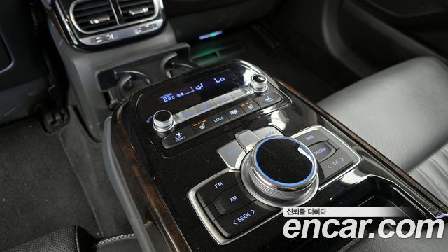 Genesis G90 2019 — photo 18