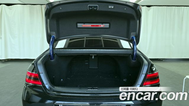 Genesis G90 2019 — photo 20