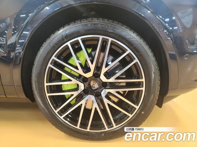 Porsche Cayenne 2025 — photo 4