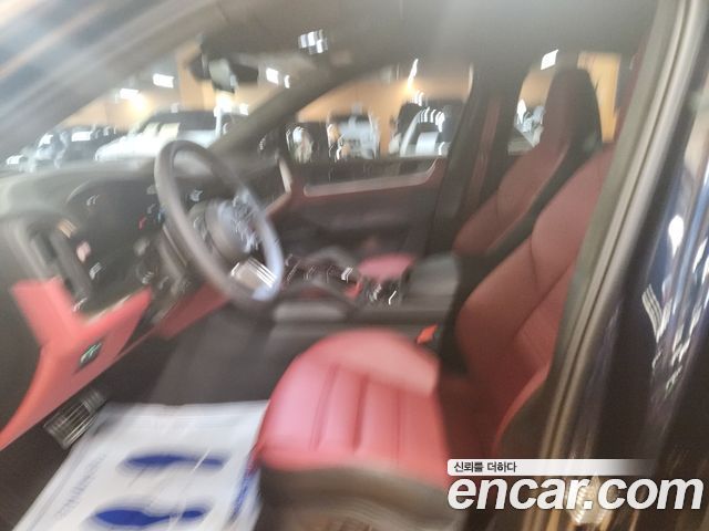 Porsche Cayenne 2025 — photo 9