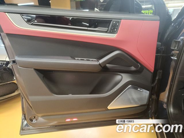 Porsche Cayenne 2025 — photo 10
