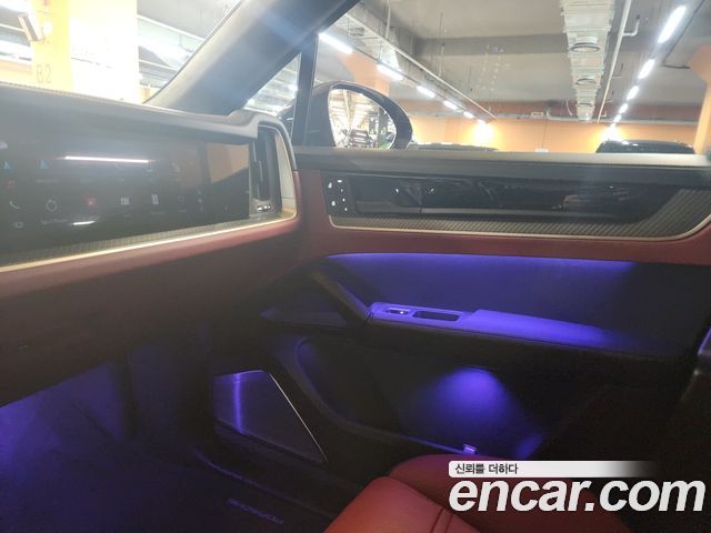 Porsche Cayenne 2025 — photo 18