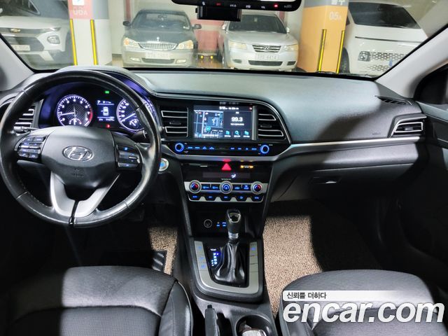 Hyundai AVANTE 2020 — photo 9