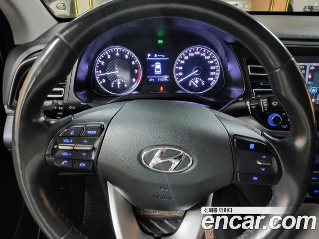 Hyundai AVANTE 2020 — photo 11