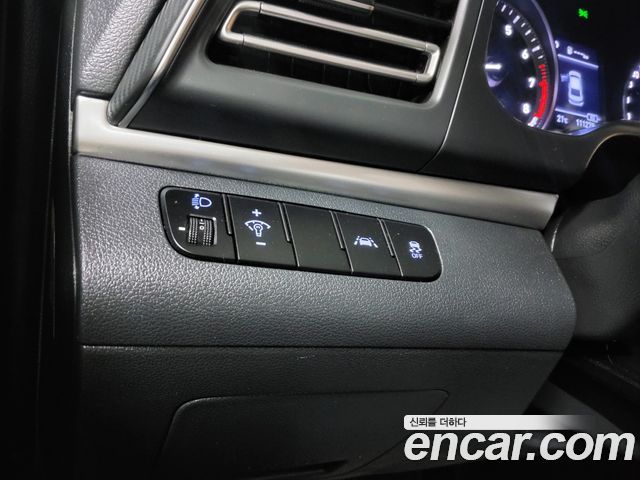 Hyundai AVANTE 2020 — photo 13