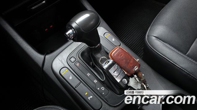 Kia K3 2015 — photo 12
