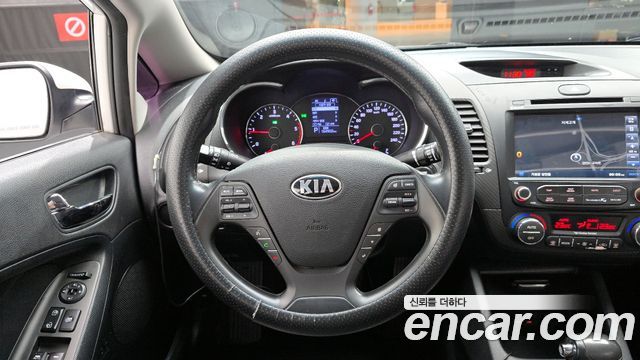 Kia K3 2015 — photo 19