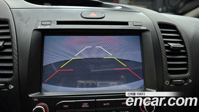 Kia K3 2015 — photo 20