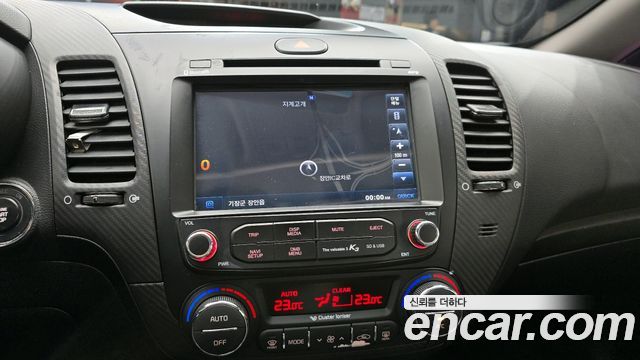 Kia K3 2015 — photo 22