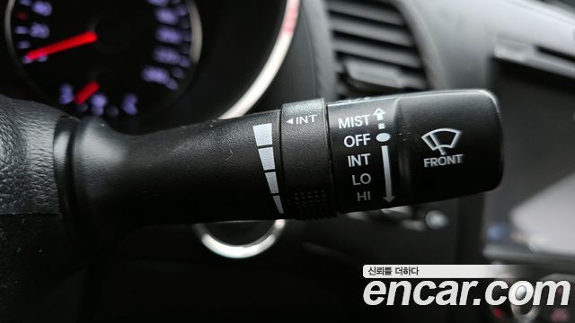 Kia K3 2015 — photo 27