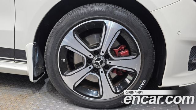 Mercedes-Benz B-Class 2018 — photo 5