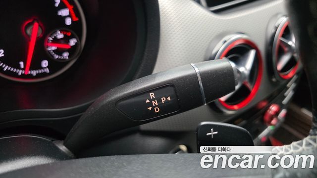 Mercedes-Benz B-Class 2018 — photo 9
