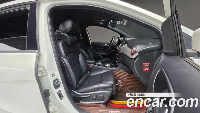 Mercedes-Benz B-Class 2018 — photo 10