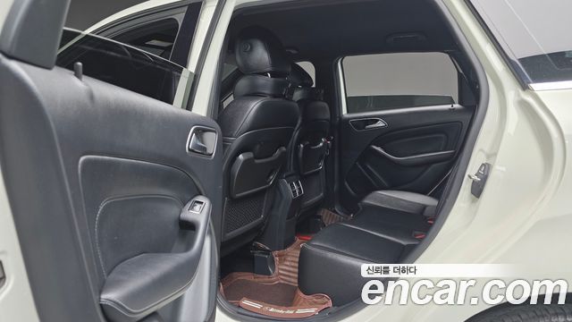 Mercedes-Benz B-Class 2018 — photo 17