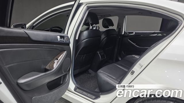 Kia K7 2014 — photo 16