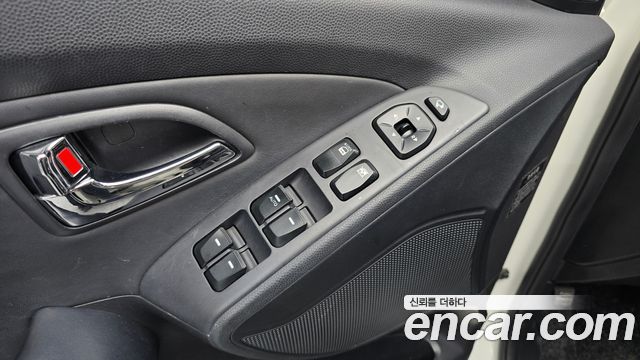 Hyundai Tucson 2012 — photo 17