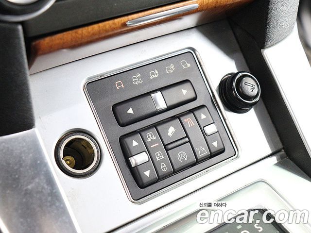 Land Rover Discovery 2014 — photo 8