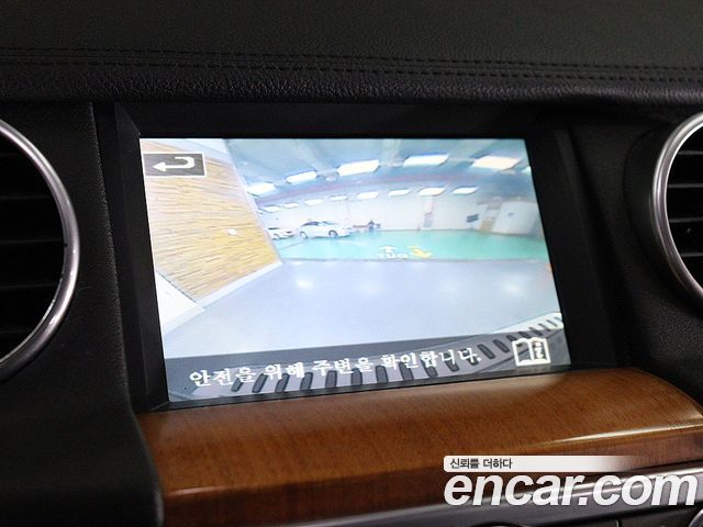 Land Rover Discovery 2014 — photo 10