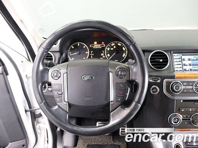 Land Rover Discovery 2014 — photo 14