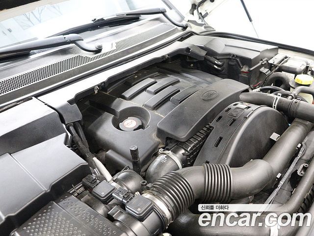 Land Rover Discovery 2014 — photo 19