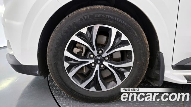 Kia Canival 2021 — photo 5