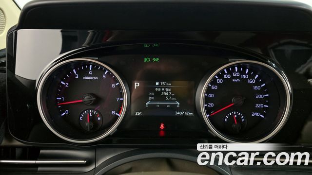 Kia Canival 2021 — photo 8