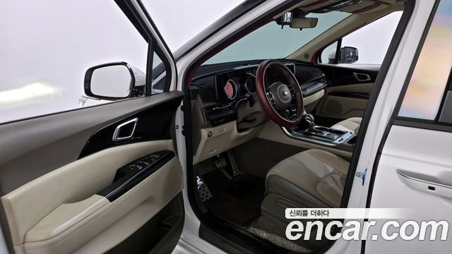 Kia Canival 2021 — photo 10