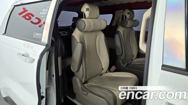 Kia Canival 2021 — photo 11