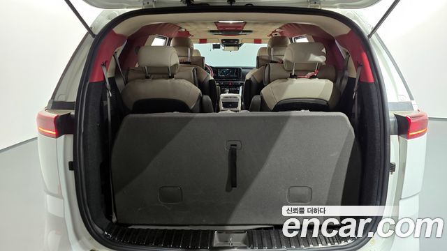 Kia Canival 2021 — photo 17