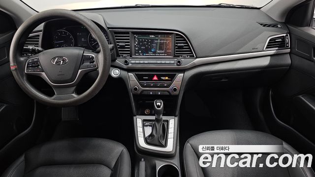 Hyundai AVANTE 2018 — photo 10