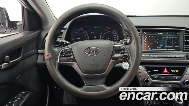 Hyundai AVANTE 2018 — photo 19