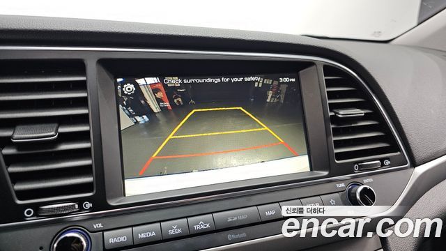Hyundai AVANTE 2018 — photo 21