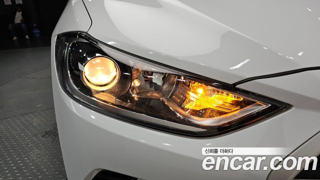 Hyundai AVANTE 2018 — photo 8